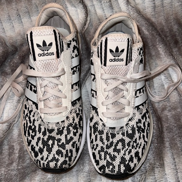 Adidas originals women’s swift run x sneaker women’s size 6 1/2 - Picture 3 of 9